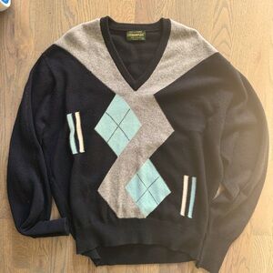 Men’s Vintage 100% Cashmere Sweater. Size 46. Very good condition.